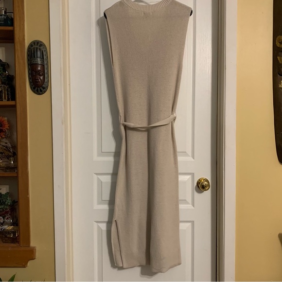 NWT V-Neck maxi belted sweater dress - Picture 2 of 10